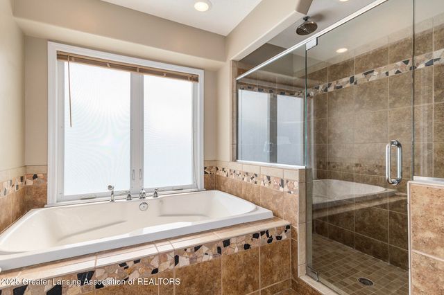 1106 Cobblestone Court, Williamston, MI 48895