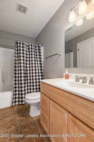 1106 Cobblestone Court, Williamston, MI 48895