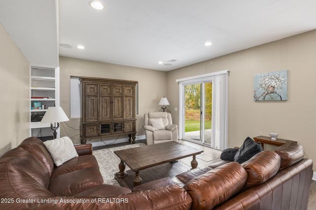 1106 Cobblestone Court, Williamston, MI 48895