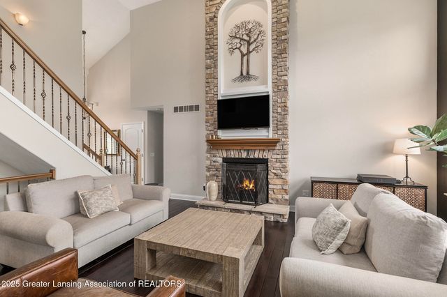 1106 Cobblestone Court, Williamston, MI 48895