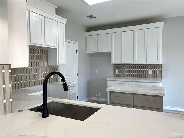 2332 N Peking Street, Mcallen, TX 78501