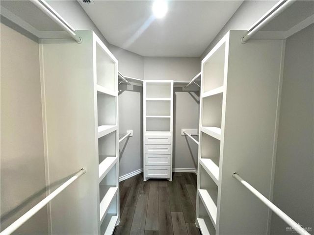 2332 N Peking Street, Mcallen, TX 78501