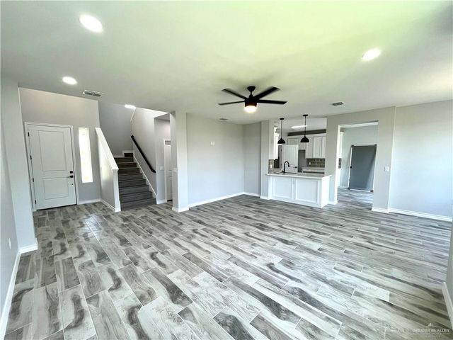 2332 N Peking Street, Mcallen, TX 78501