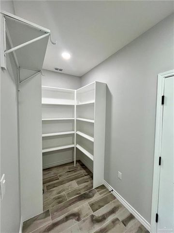 2332 N Peking Street, Mcallen, TX 78501