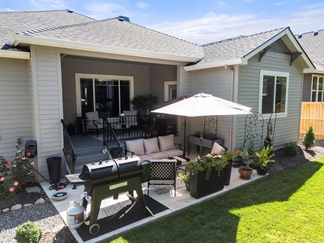 2833 Caldera Lane, Medford, OR 97504