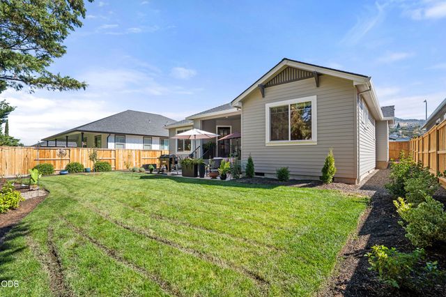 2833 Caldera Lane, Medford, OR 97504