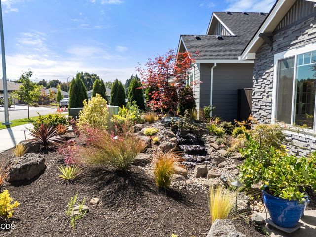 2833 Caldera Lane, Medford, OR 97504