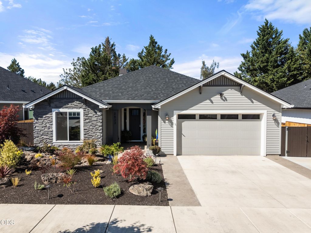 2833 Caldera Lane, Medford, OR 97504