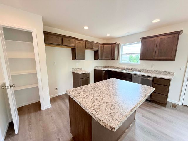 4522 E BROOKHILL DR, Columbia, MO 65202