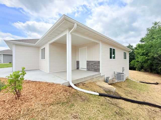 4522 E BROOKHILL DR, Columbia, MO 65202