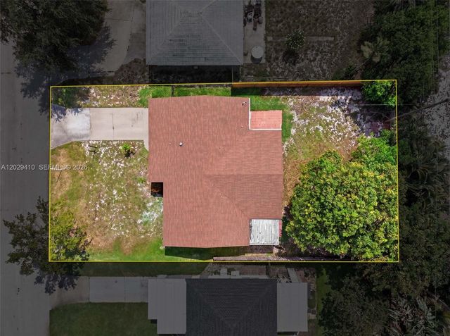 365 NW 46th Street, Oakland Park, FL 33309