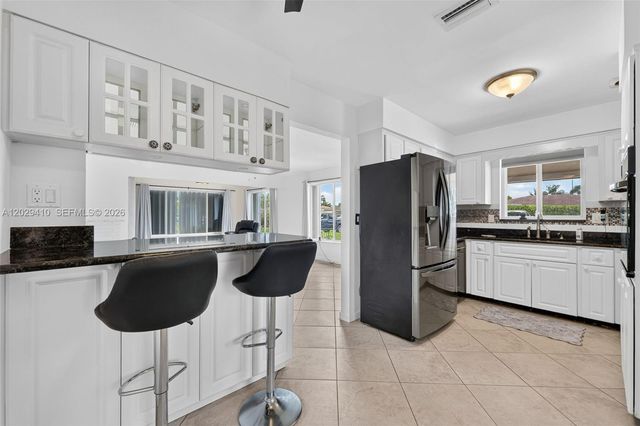 365 NW 46th Street, Oakland Park, FL 33309