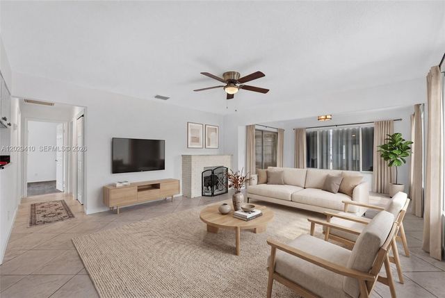 365 NW 46th Street, Oakland Park, FL 33309