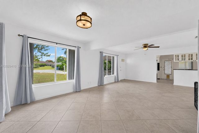 365 NW 46th Street, Oakland Park, FL 33309