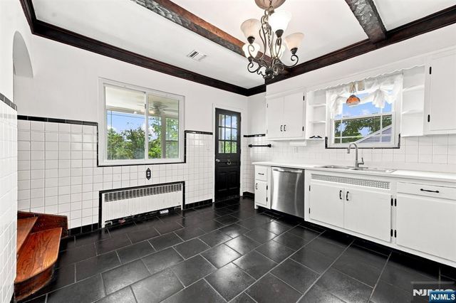 1219 Valley Road, Clifton, NJ 07043