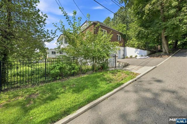 1219 Valley Road, Clifton, NJ 07043