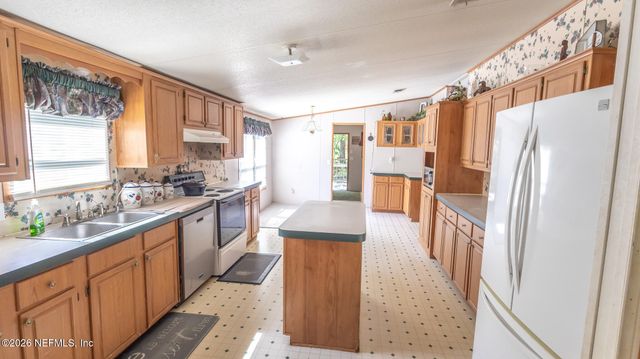 17824 NE 143RD Terrace, Waldo, FL 32694