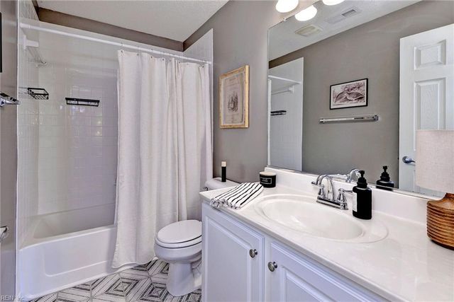 1805 Duntrune GLN, Williamsburg, VA 23188