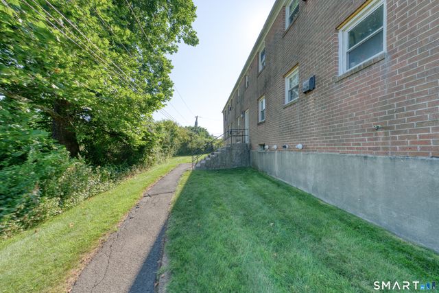 45 Brewster Road B, Glastonbury, CT 06033