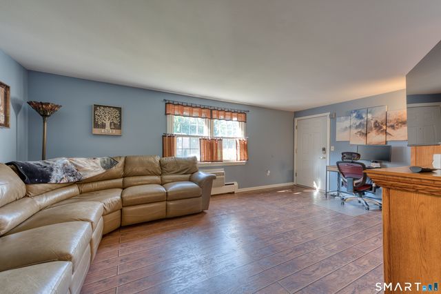 45 Brewster Road B, Glastonbury, CT 06033