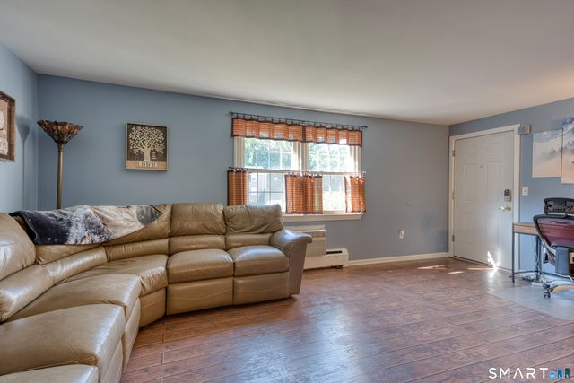 45 Brewster Road B, Glastonbury, CT 06033
