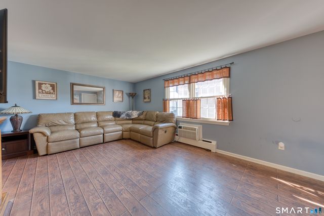 45 Brewster Road B, Glastonbury, CT 06033