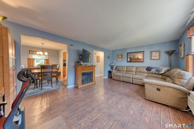 45 Brewster Road B, Glastonbury, CT 06033