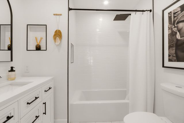 110 Yacht Club Way 306, Hypoluxo, FL 33462