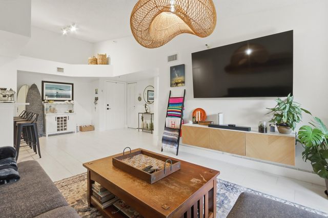 110 Yacht Club Way 306, Hypoluxo, FL 33462