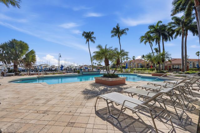 110 Yacht Club Way 306, Hypoluxo, FL 33462