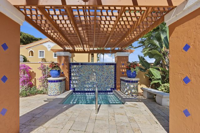 110 Yacht Club Way 306, Hypoluxo, FL 33462