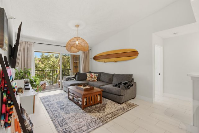 110 Yacht Club Way 306, Hypoluxo, FL 33462