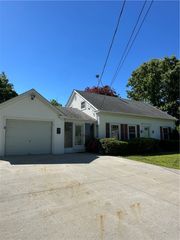 6 CHURCH Street, Smithfield, RI 02828