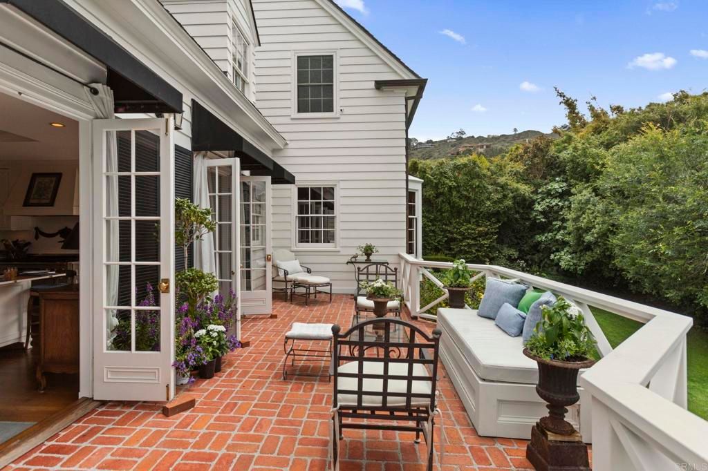 Image 12 of property listing at 7716 Lookout Drive, La Jolla, CA 92037