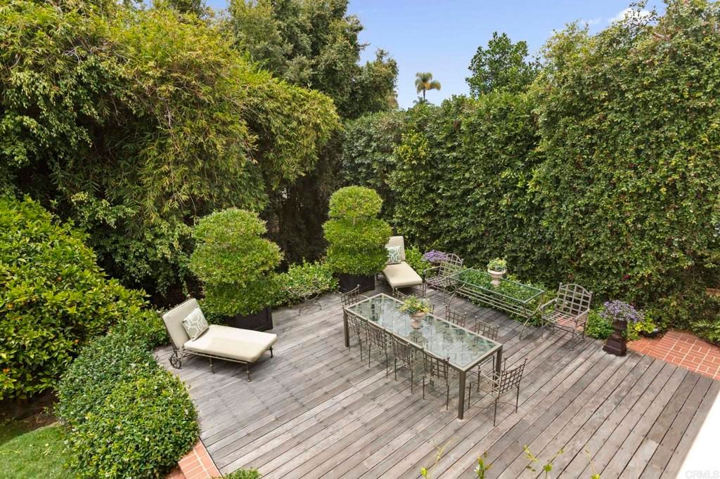 Image 13 of property listing at 7716 Lookout Drive, La Jolla, CA 92037