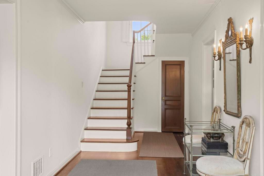 Image 24 of property listing at 7716 Lookout Drive, La Jolla, CA 92037