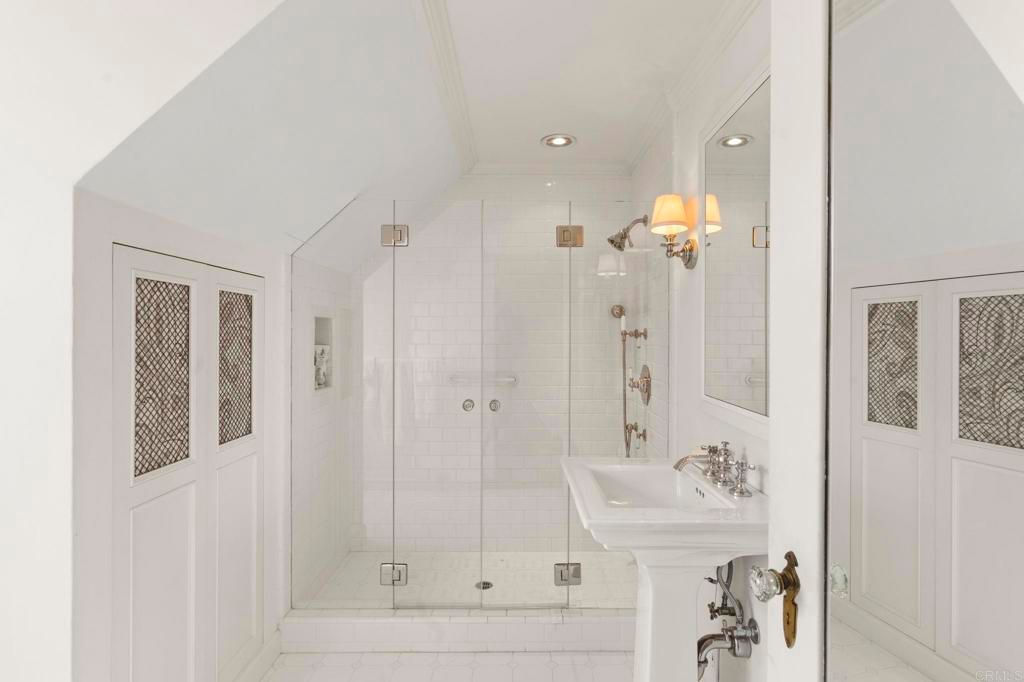 Image 33 of property listing at 7716 Lookout Drive, La Jolla, CA 92037