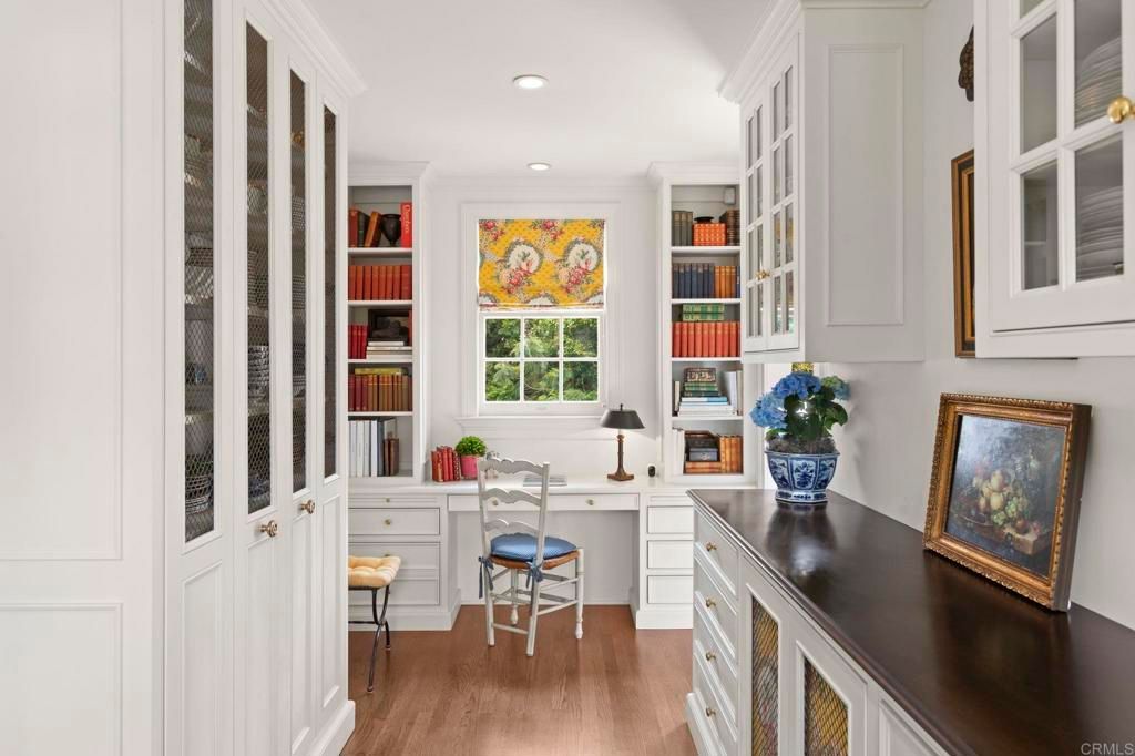 Image 7 of property listing at 7716 Lookout Drive, La Jolla, CA 92037