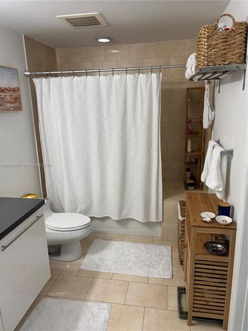 90 SW 3rd St 1705, Miami, FL 33130
