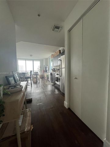 90 SW 3rd St 1705, Miami, FL 33130