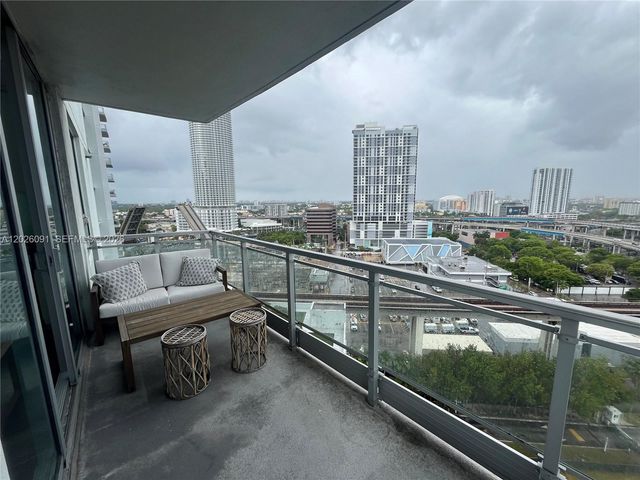 90 SW 3rd St 1705, Miami, FL 33130