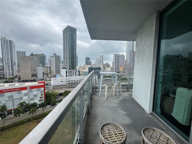90 SW 3rd St 1705, Miami, FL 33130