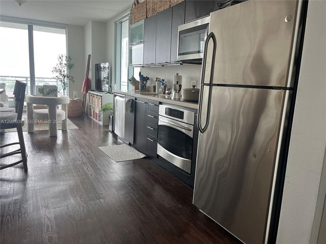 90 SW 3rd St 1705, Miami, FL 33130