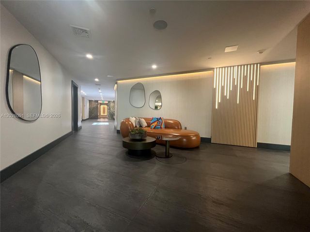 90 SW 3rd St 1705, Miami, FL 33130