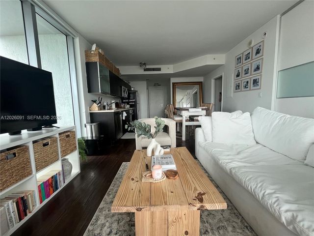 90 SW 3rd St 1705, Miami, FL 33130