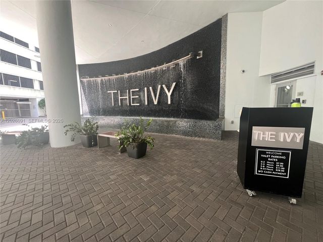 90 SW 3rd St 1705, Miami, FL 33130
