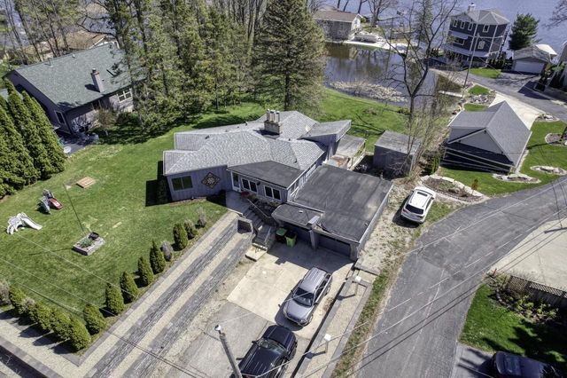 29134 White Oak LANE, Waterford, WI 53185