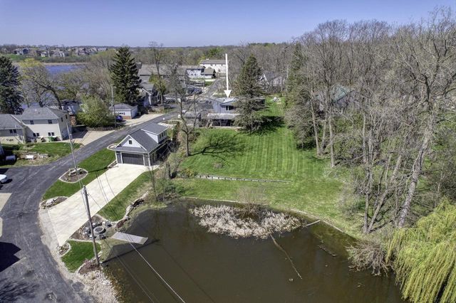 29134 White Oak LANE, Waterford, WI 53185