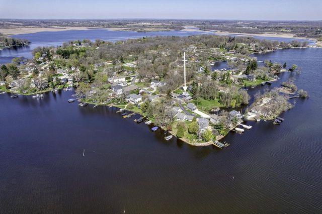 29134 White Oak LANE, Waterford, WI 53185