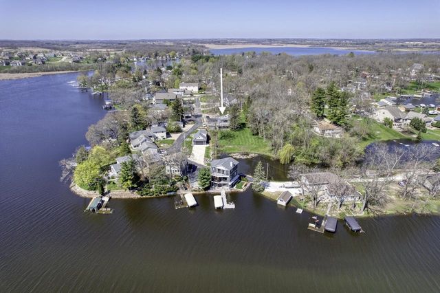 29134 White Oak LANE, Waterford, WI 53185